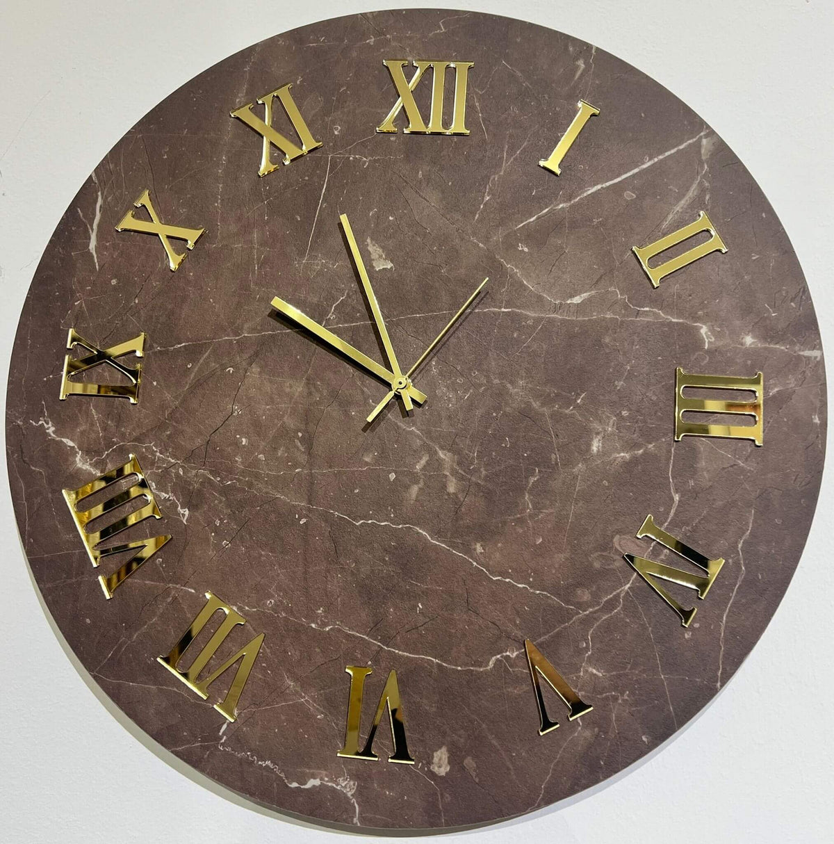 OROLOGIO MARMO MARRONE NUM ORO (1)