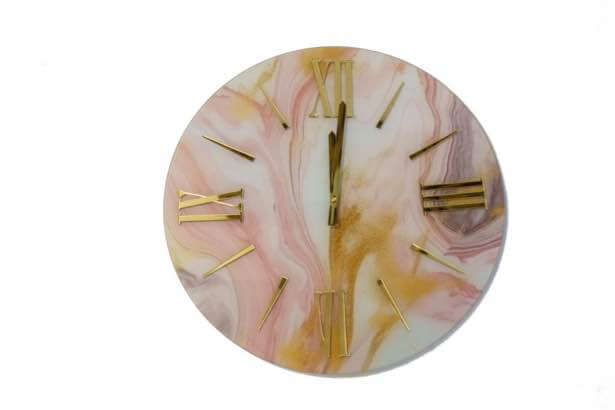 orologio in vetro effetto marmo rosa lancette oro